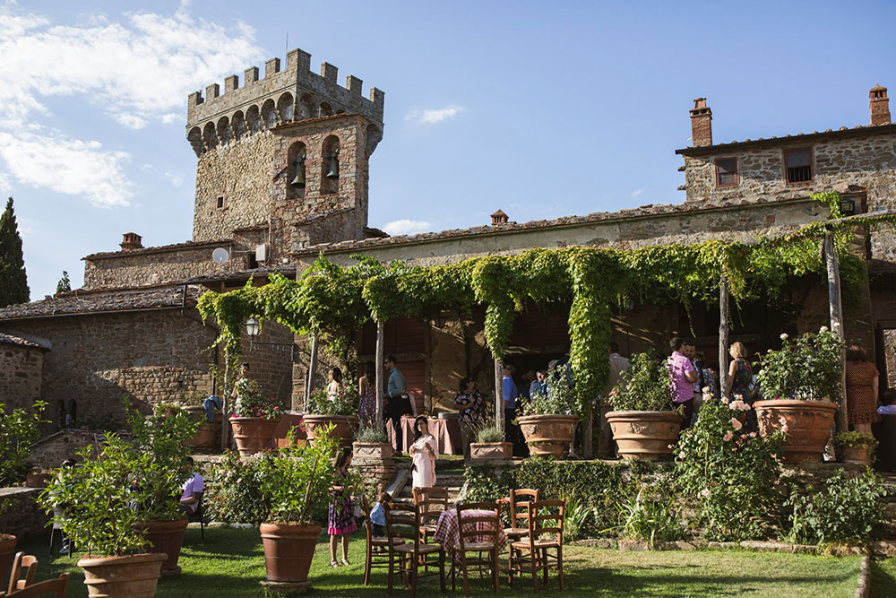 gargonza-castle-wedding-02