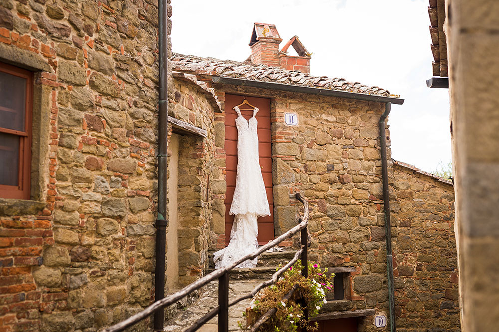 gargonza-castle-wedding-03