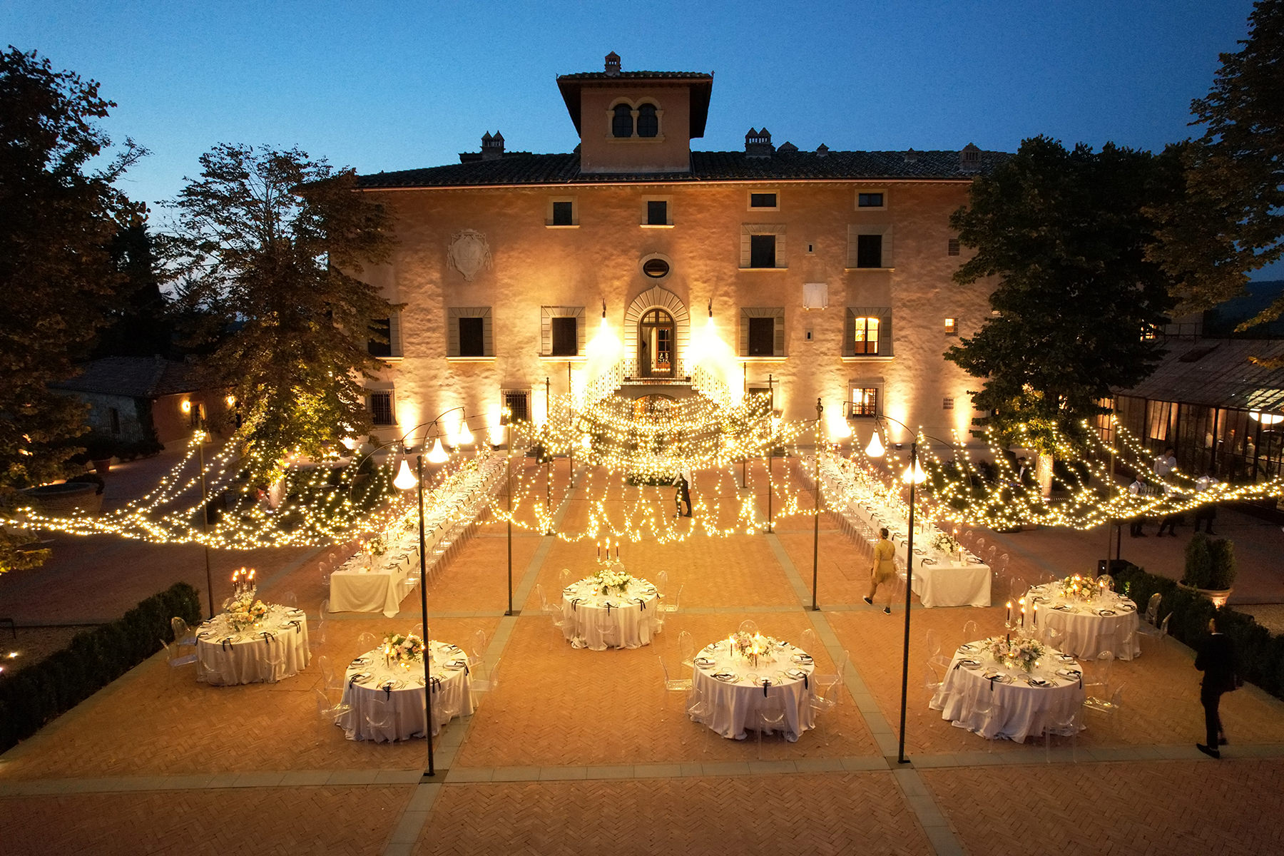 ITALIAN WEDDING Lighting & Fireworks