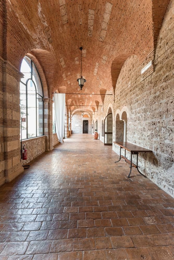 ancient-roman-abbey-wedding-venue-07